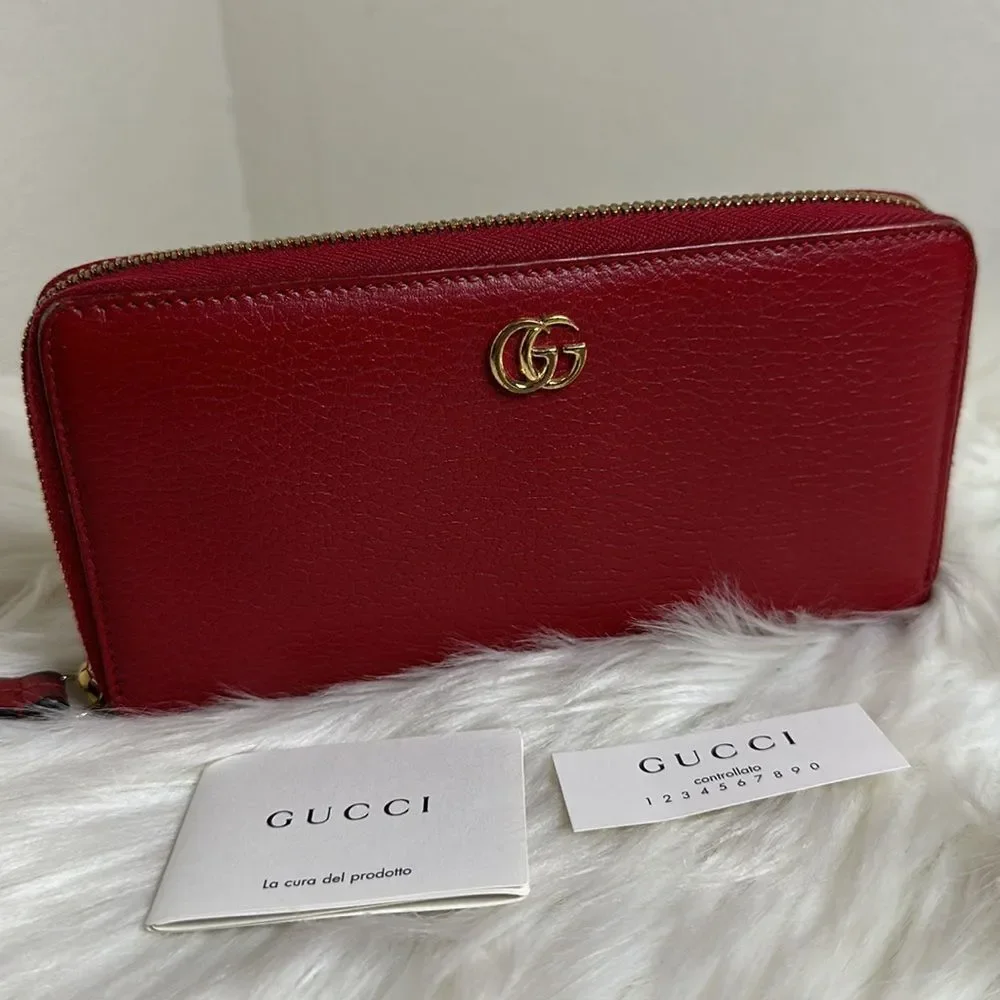 💯Authentic Gucci GG Long Zipped Around Wallet 🍀